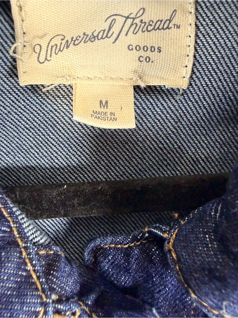 Universal Thread™ Women's Cinched Waist Trucker Denim Jacket - Dark Wash - M - Picture 7 of 10